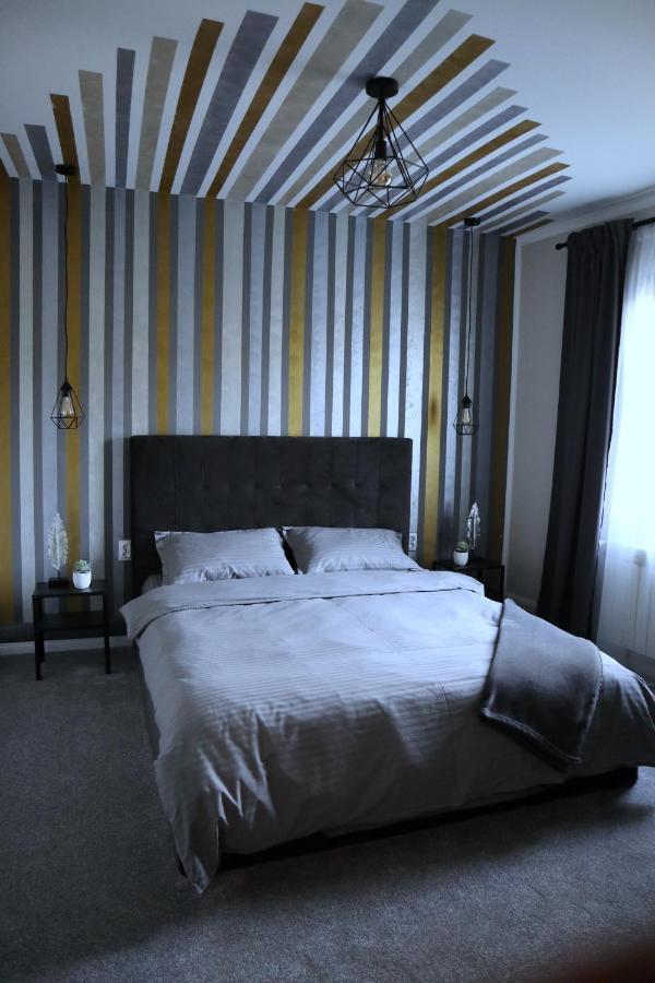 Apartament Royal Деж Екстер'єр фото